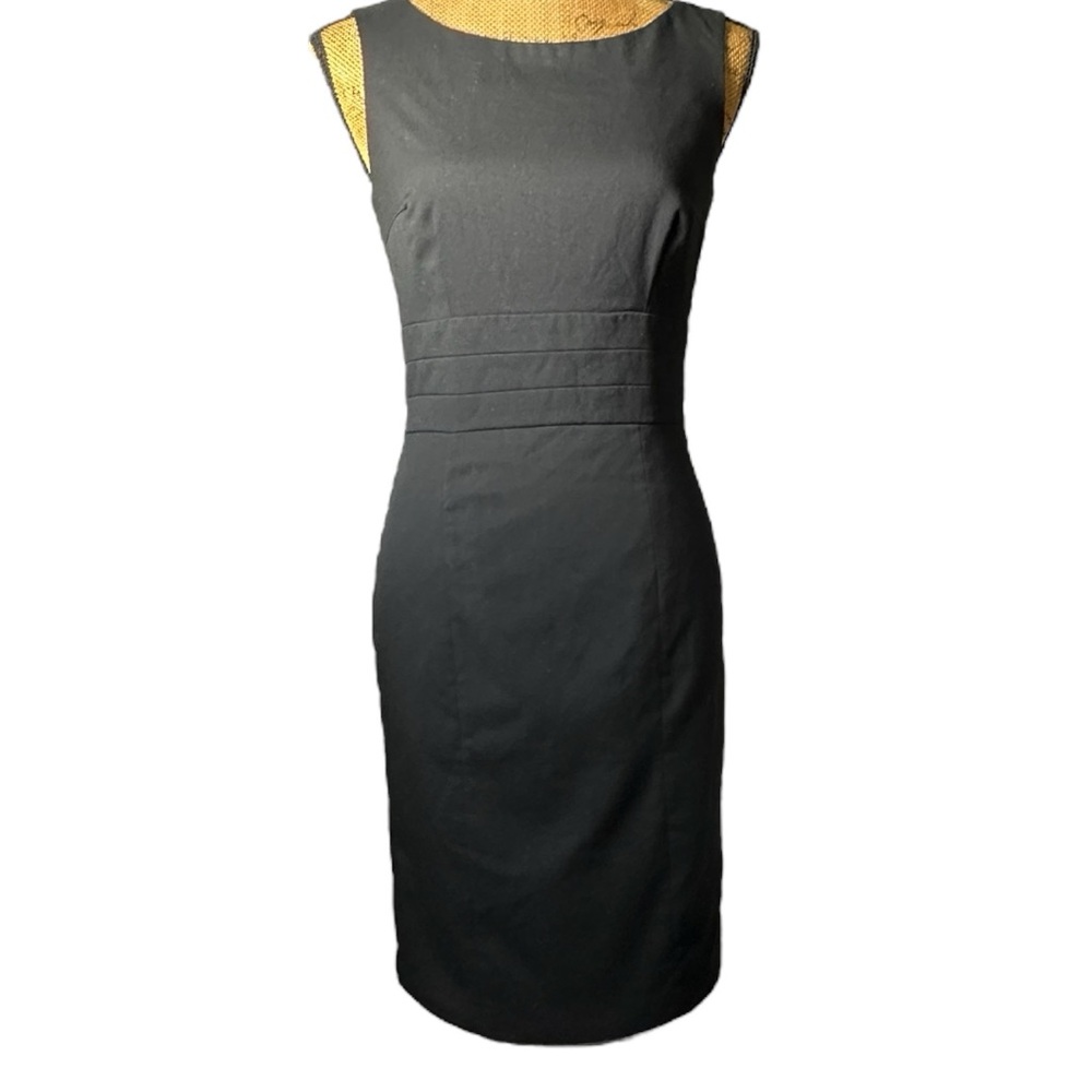 H&M black sleeveless boatneck cocktail dress Women’s size 8 | a4